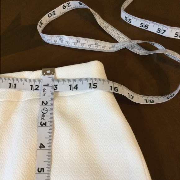 Emily woman’s White Suit Size 6. NWT - Picture 7 of 14